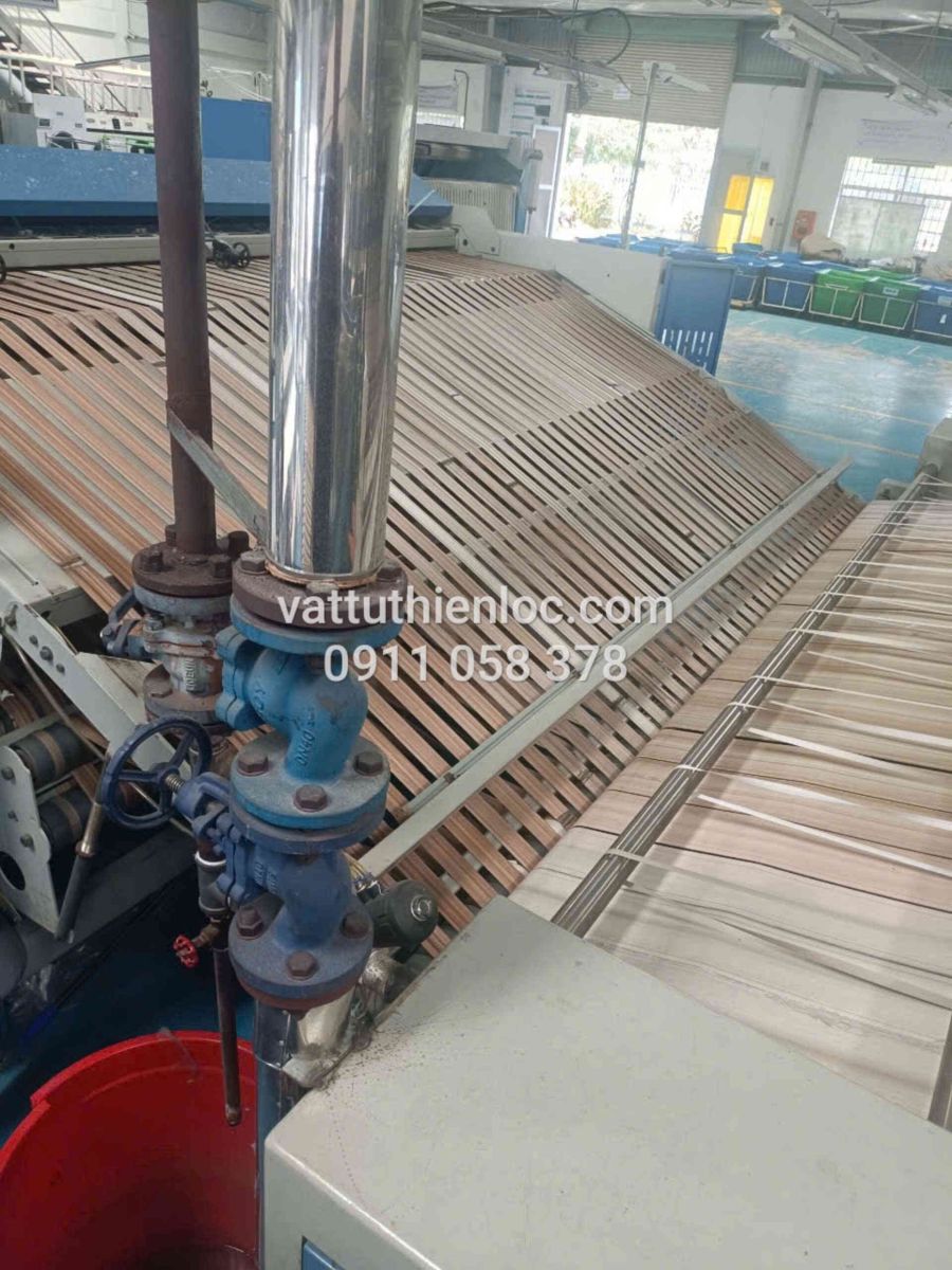 Băng tải máy gấp giặt ủi
