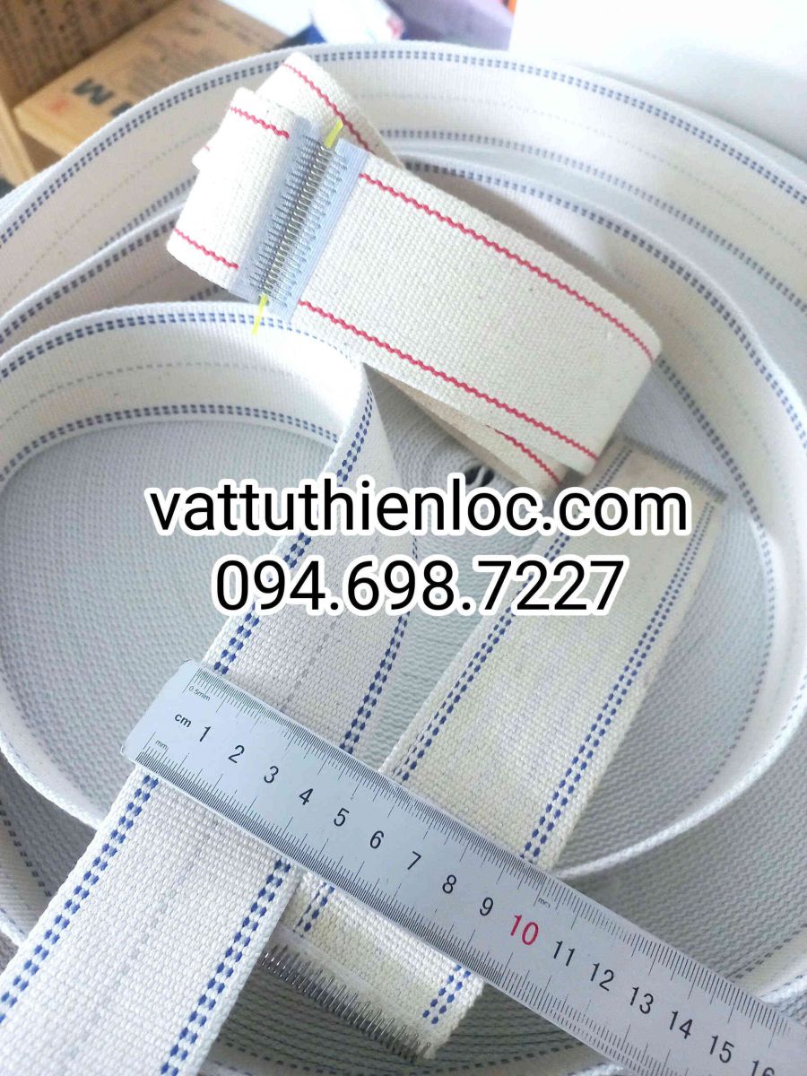 Dây đai máy gấp có 2 loại viền chỉ xanh, viền chỉ đỏ vật liệu phủ biên 2 mép biên chống tưa sợi.