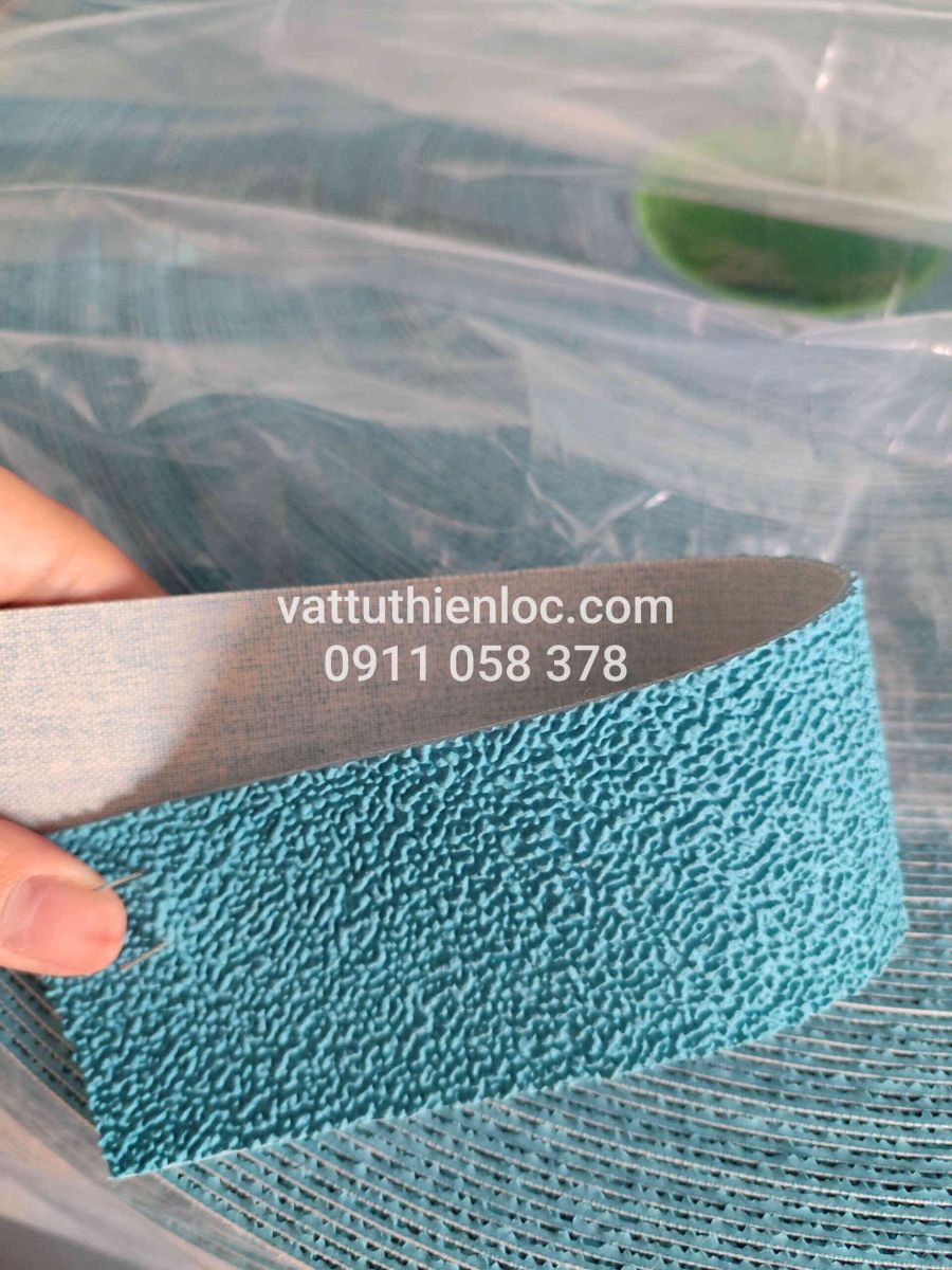 Cao su gai nhám cuốn trục TL702